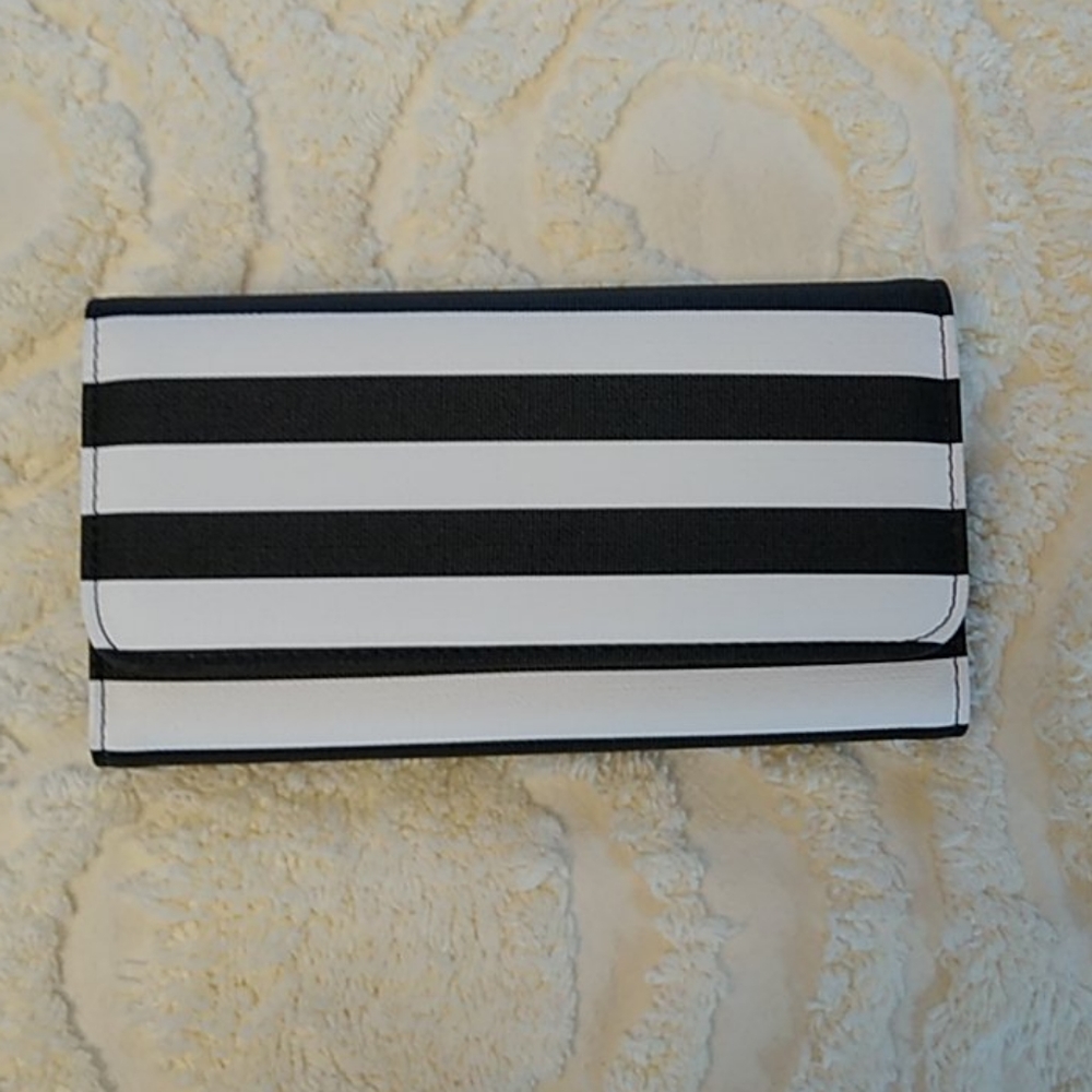 NWOT Kut from the Kloth Striped Wallet